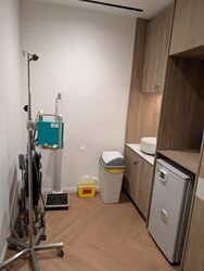Mount Elizabeth Hospital (D9), Retail #580629181
